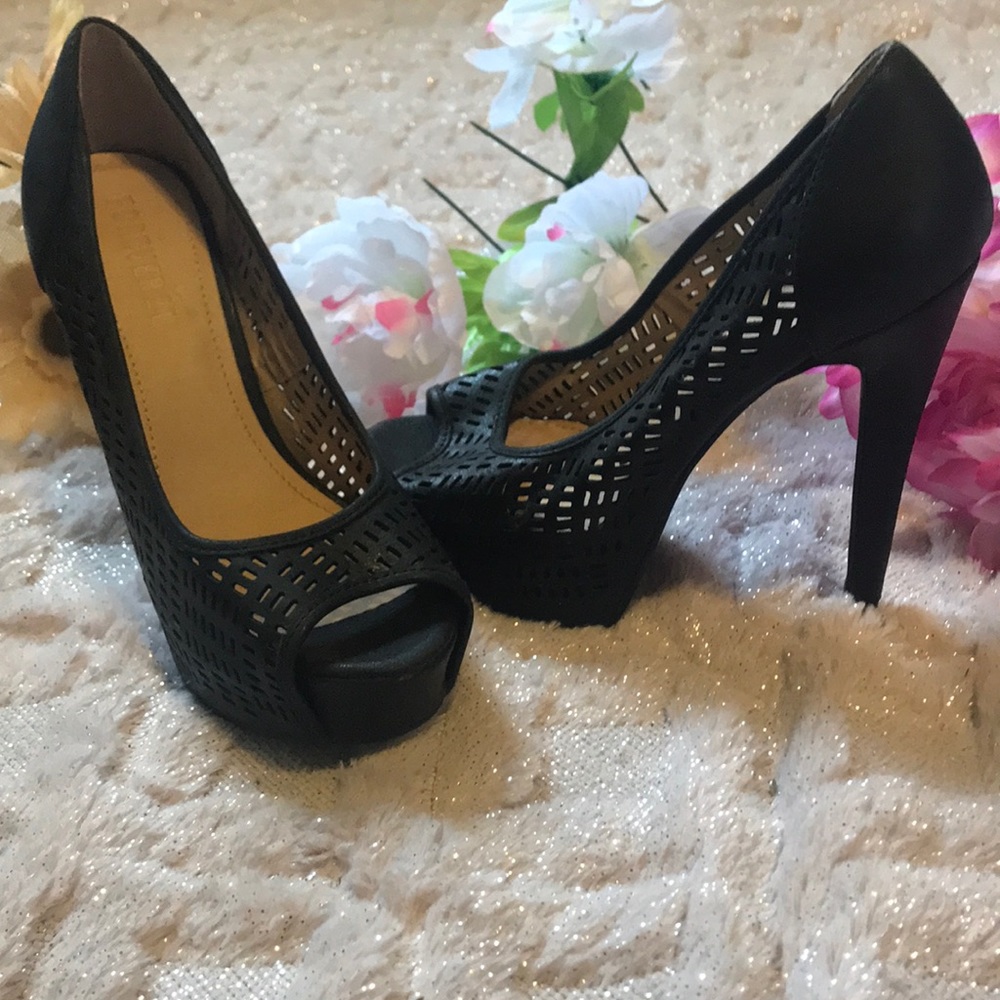 Shoes - Picture 3 of 5